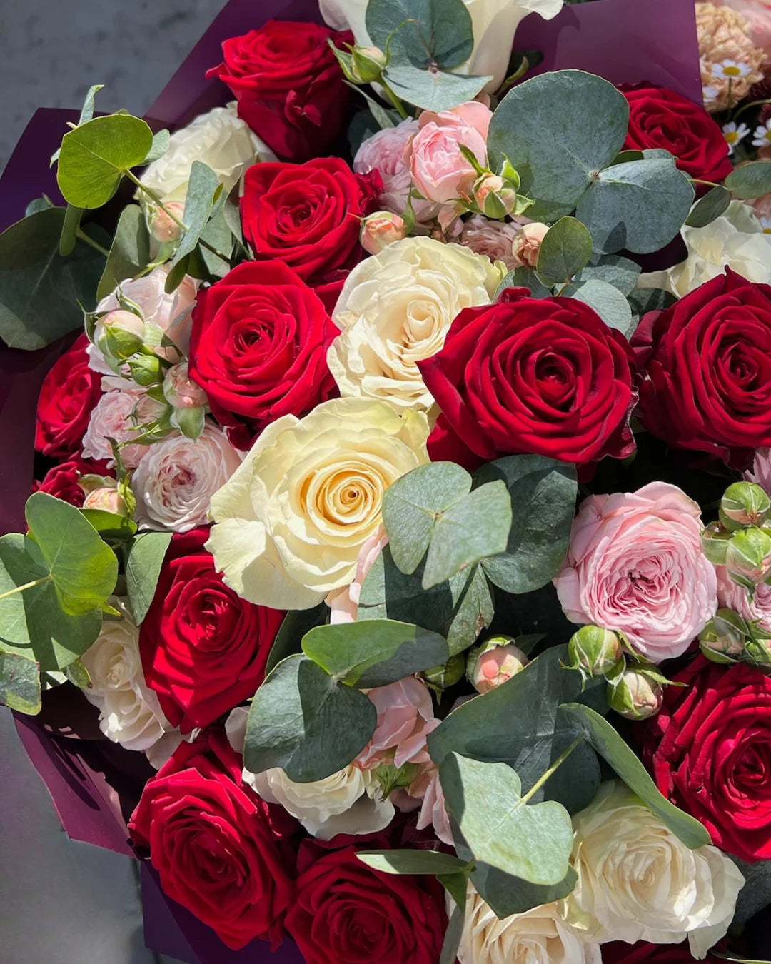 Valentina – Red & White Rose Bouquet