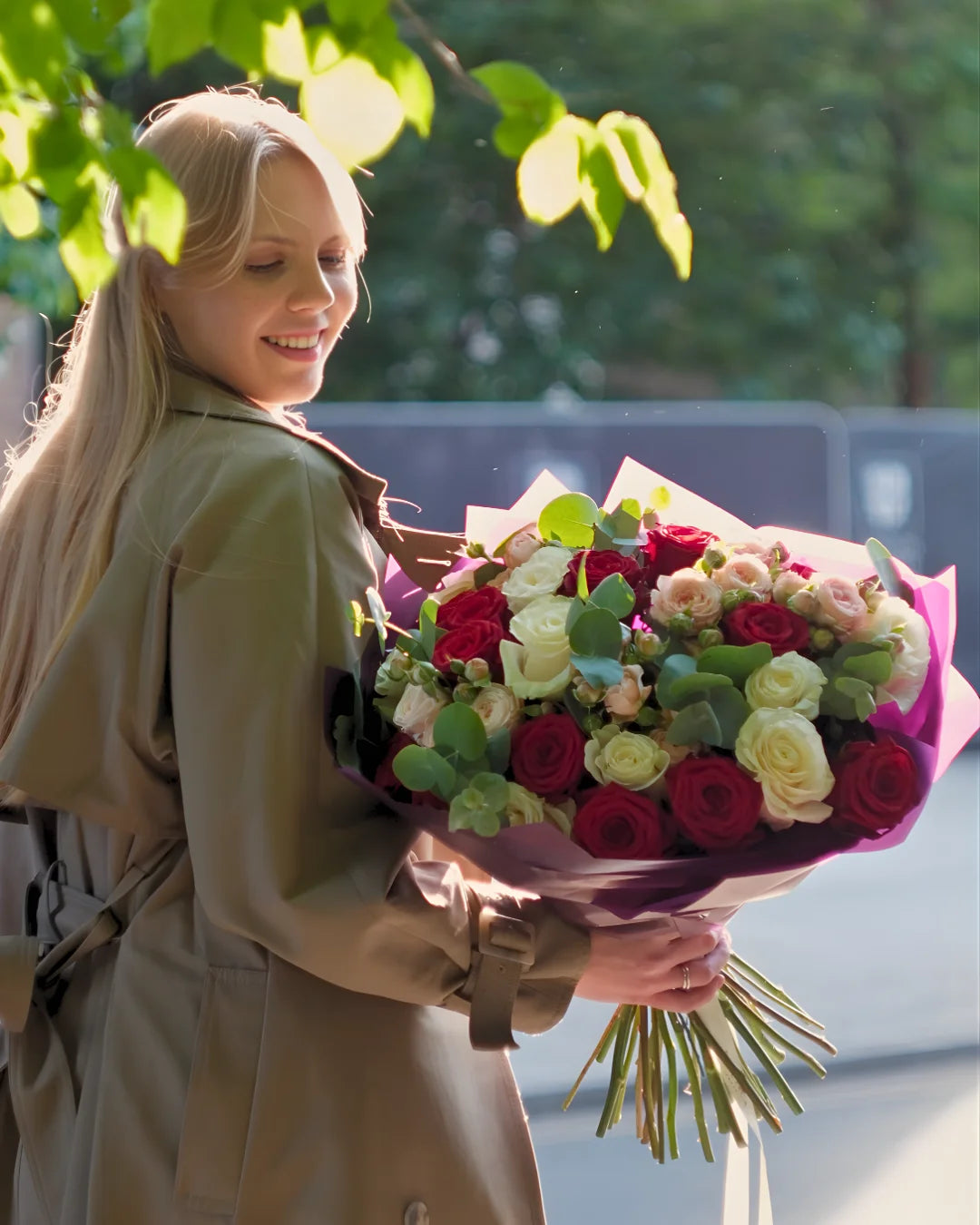 Valentina – Red & White Rose Bouquet